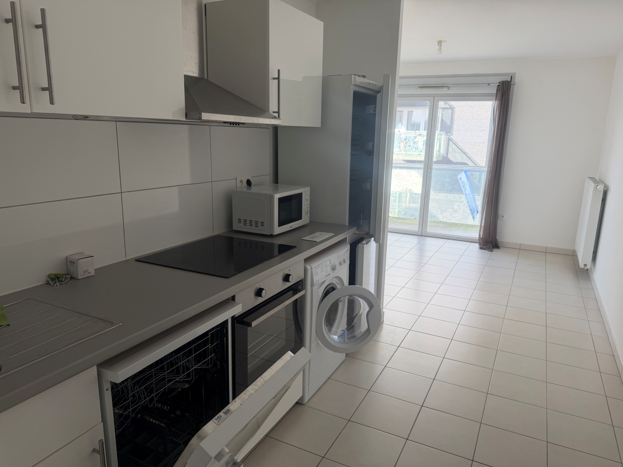 Amiens sud, appartement récent DE 67 m2, avec place parking