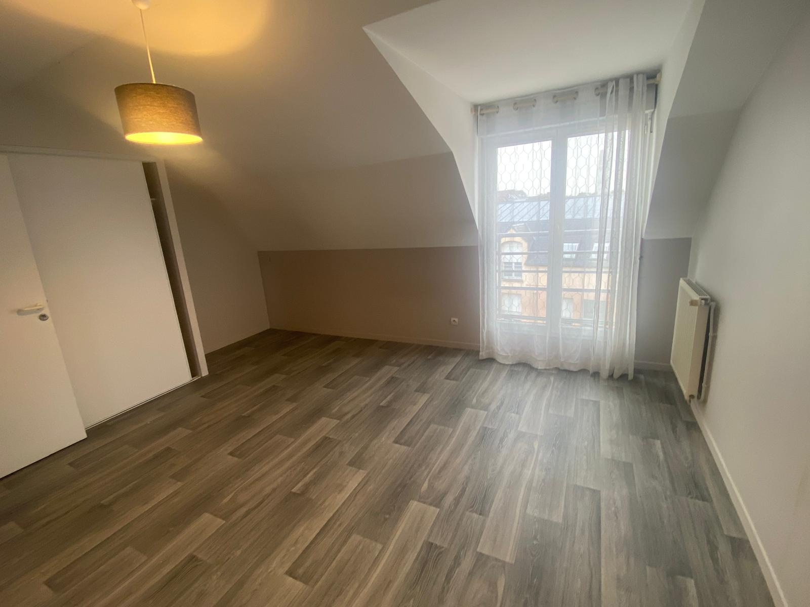 Immo80 – L'immobilier à Amiens et dans la Somme-Appartement F6 Duplex de 119 m2 Carrez / Ascenseur / Garage / 8 min à pied centre ville gare