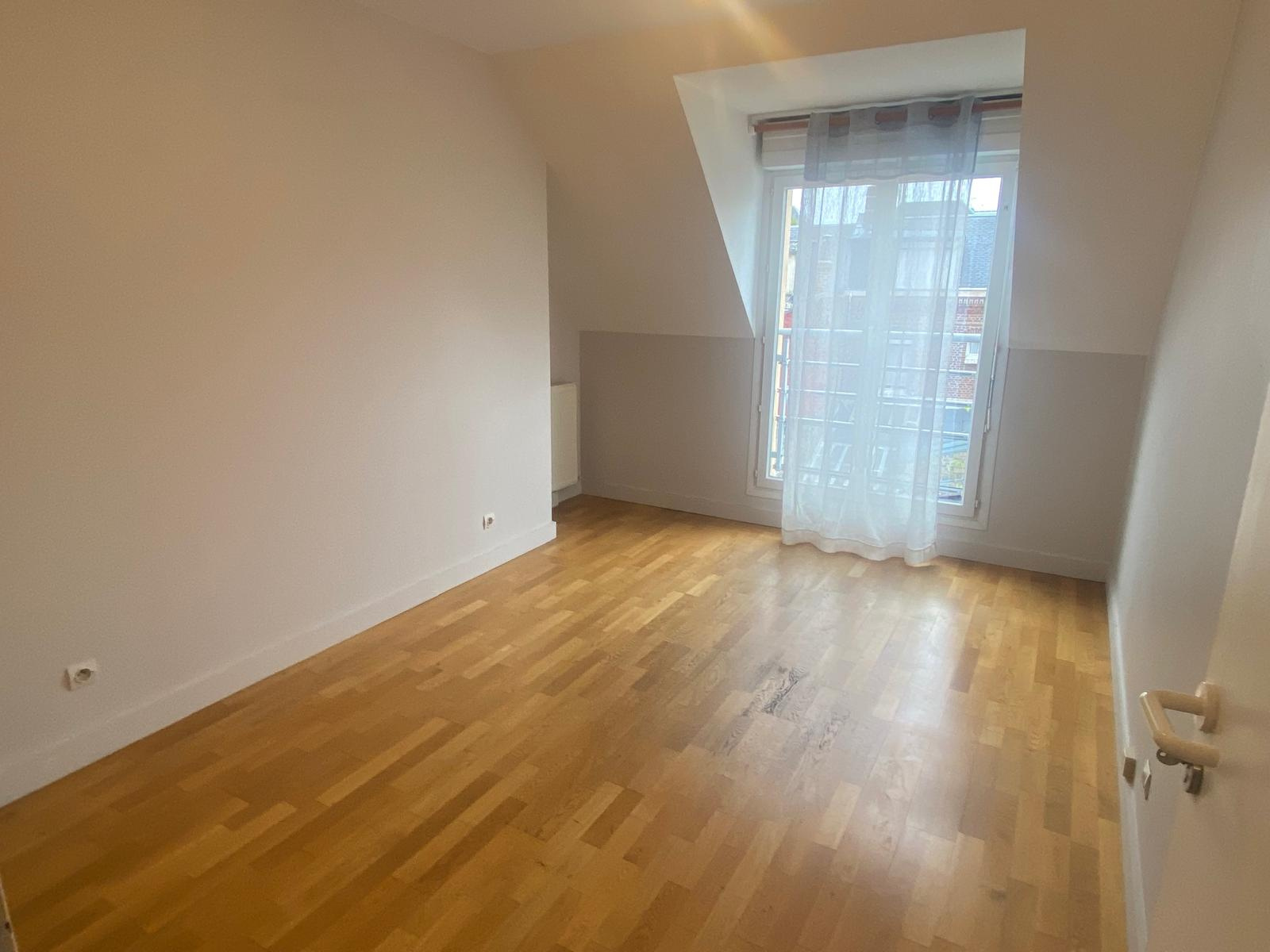 Immo80 – L'immobilier à Amiens et dans la Somme-Appartement F6 Duplex de 119 m2 Carrez / Ascenseur / Garage / 8 min à pied centre ville gare