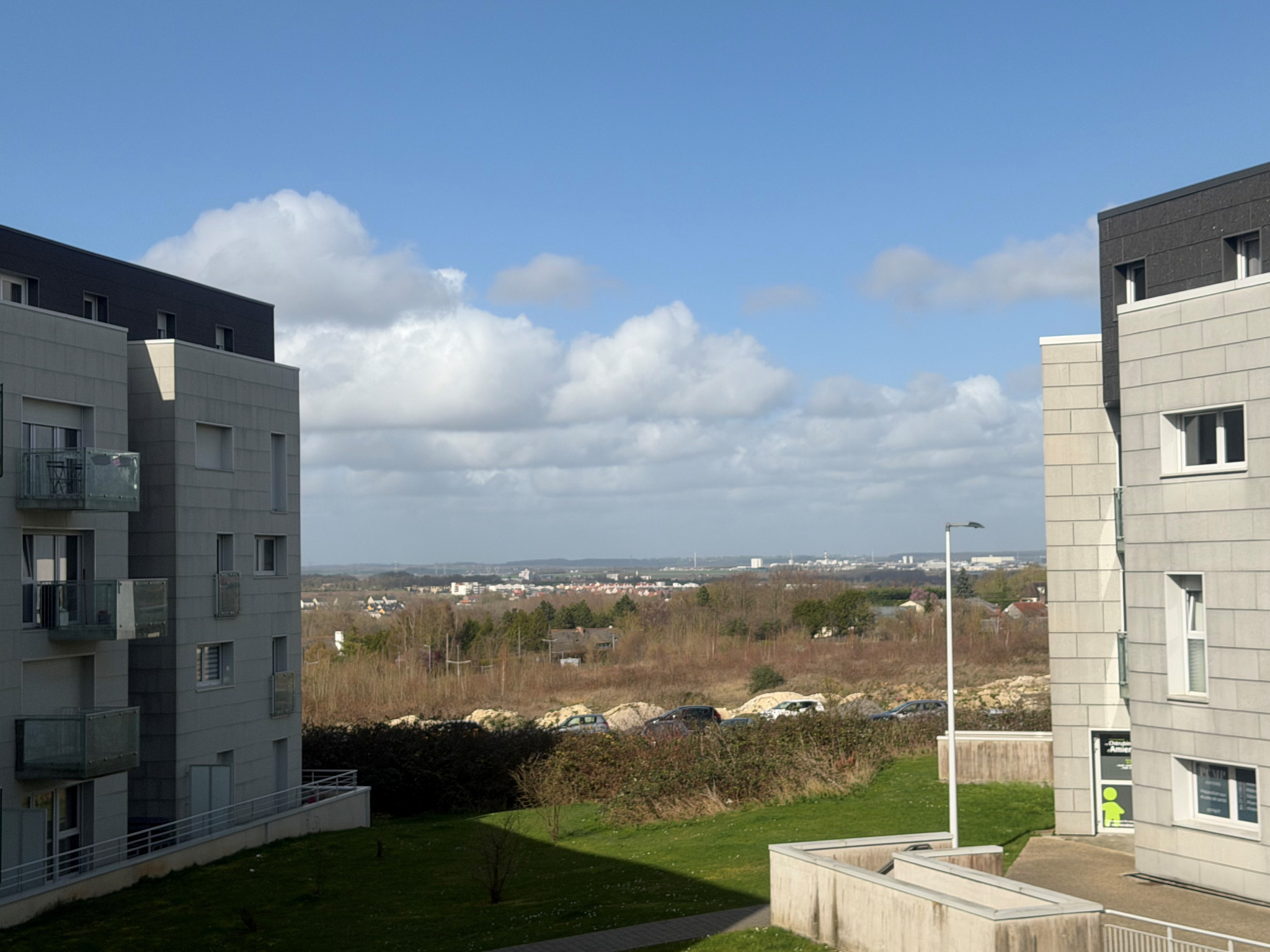 Immo80 – L'immobilier à Amiens et dans la Somme-Amiens sud, appartement récent DE 67 m2, avec place parking s/sol