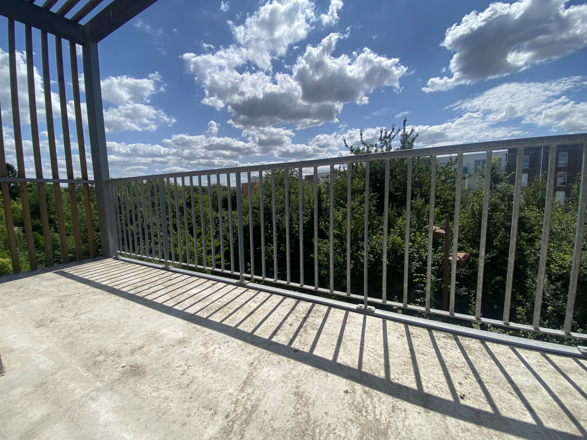Immo80 – L'immobilier à Amiens et dans la Somme-Amiens Sud / Magnifique appartement de 67 m2 / 2 places de parking en sous-sol / Terrasse
