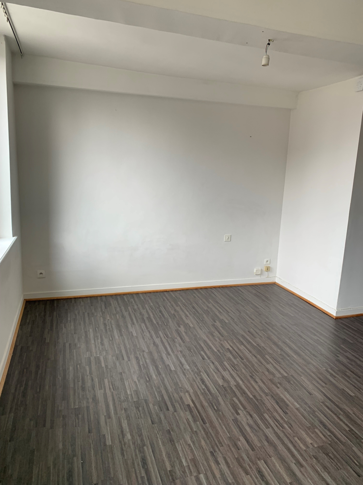 Immo80 – L'immobilier à Amiens et dans la Somme-12 place St-Michel 2ème étage no5