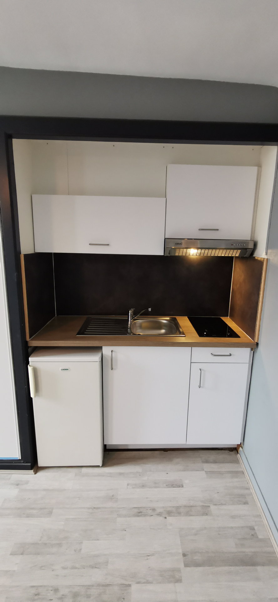 Immo80 – L'immobilier à Amiens et dans la Somme-12 place St-Michel 2ème étage