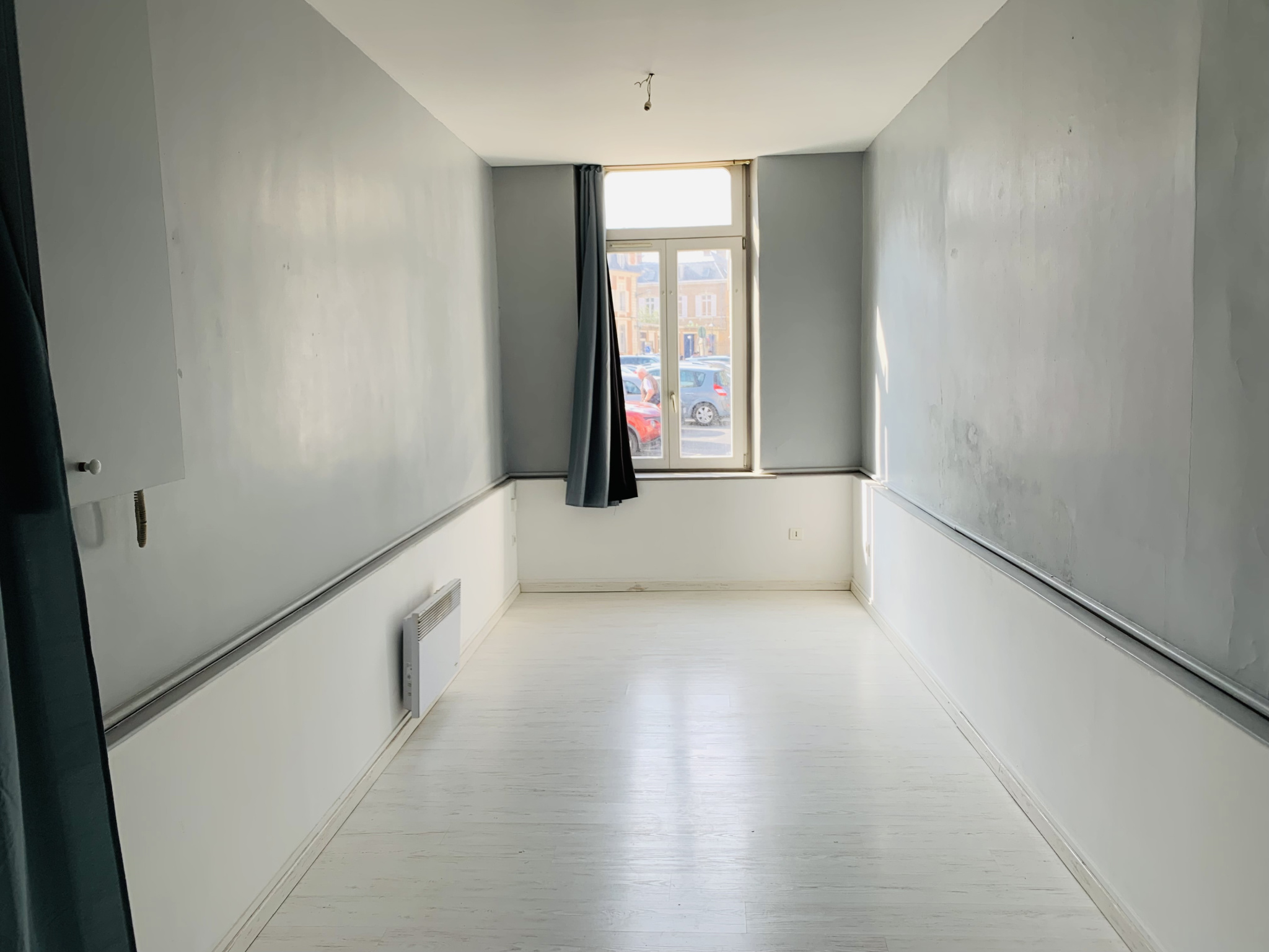 Immo80 – L'immobilier à Amiens et dans la Somme-Studio 12 place Saint Michel, vue cathédrale