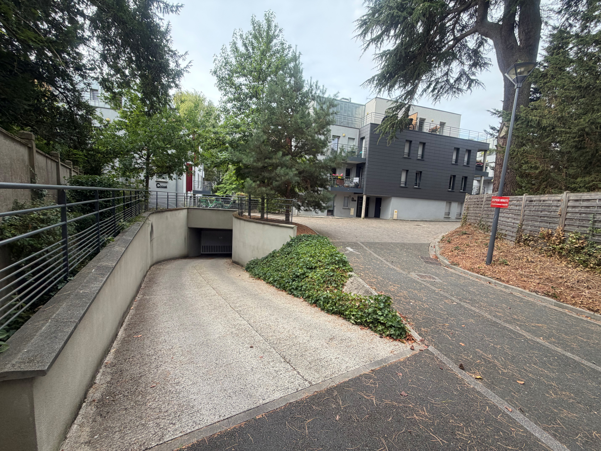 Immo80 – L'immobilier à Amiens et dans la Somme-F2 Henriville, résidence récente et sécuriséé