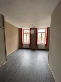 Immo80 – L'immobilier à Amiens et dans la Somme-Studio – 12 Place Saint Michel 1er étage appt no2