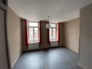 Immo80 – L'immobilier à Amiens et dans la Somme-Studio – 12 Place Saint Michel 1er étage appt no2