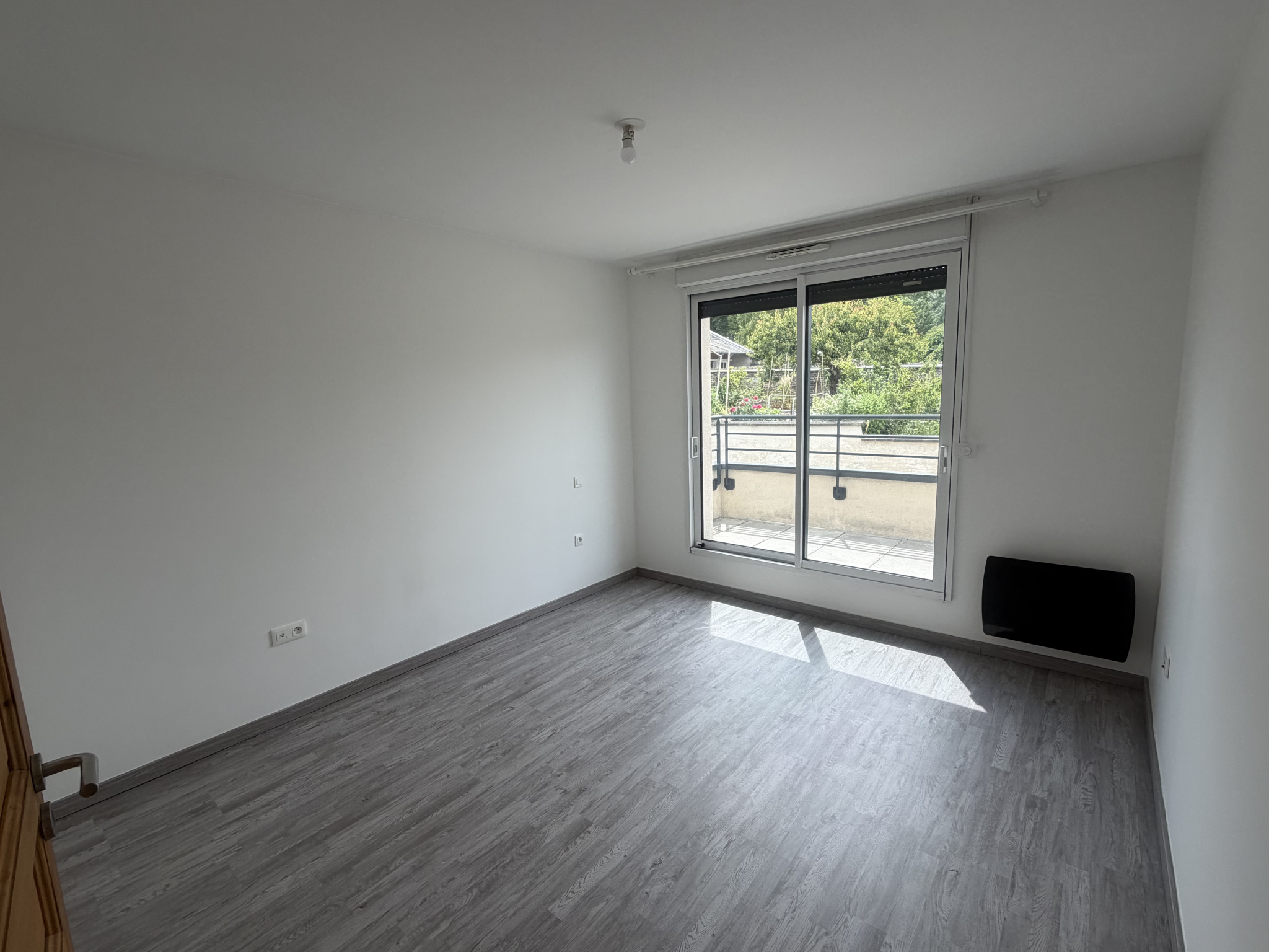 Immo80 – L'immobilier à Amiens et dans la Somme-Pavillon mitoyen de 73.80 m2 / Saint-Acheul / Place de parking